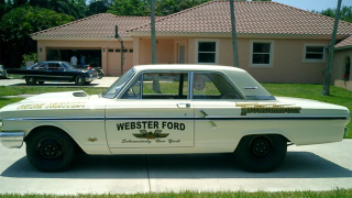Illustration for article titled Get struck by the 1964 Ford Fairlane Thunderbolt